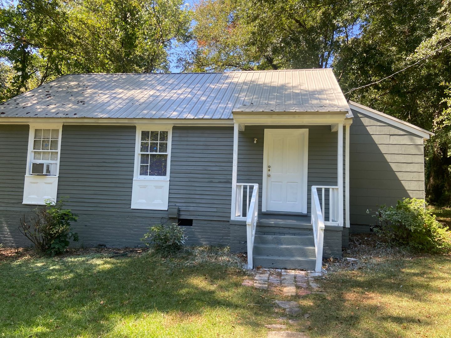 Columbus House: 61 Lanier Drive