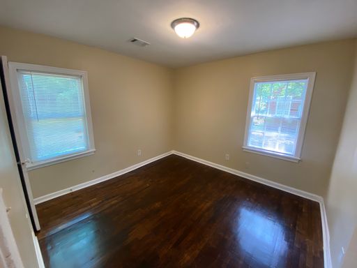 Listing photo thumbnail