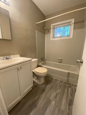 Listing photo thumbnail