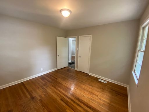 Listing photo thumbnail