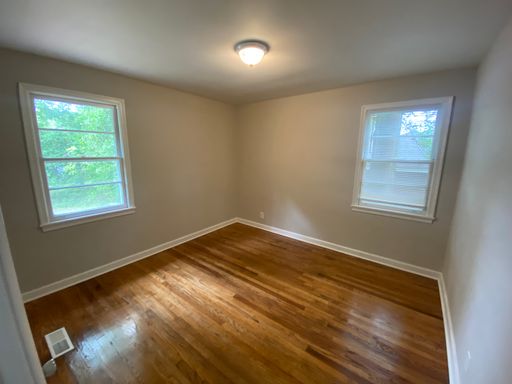 Listing photo thumbnail