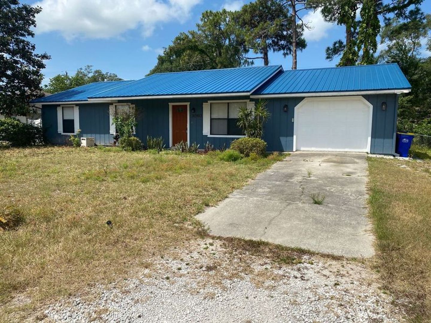 Edgewater House: 3040 Juniper Dr.