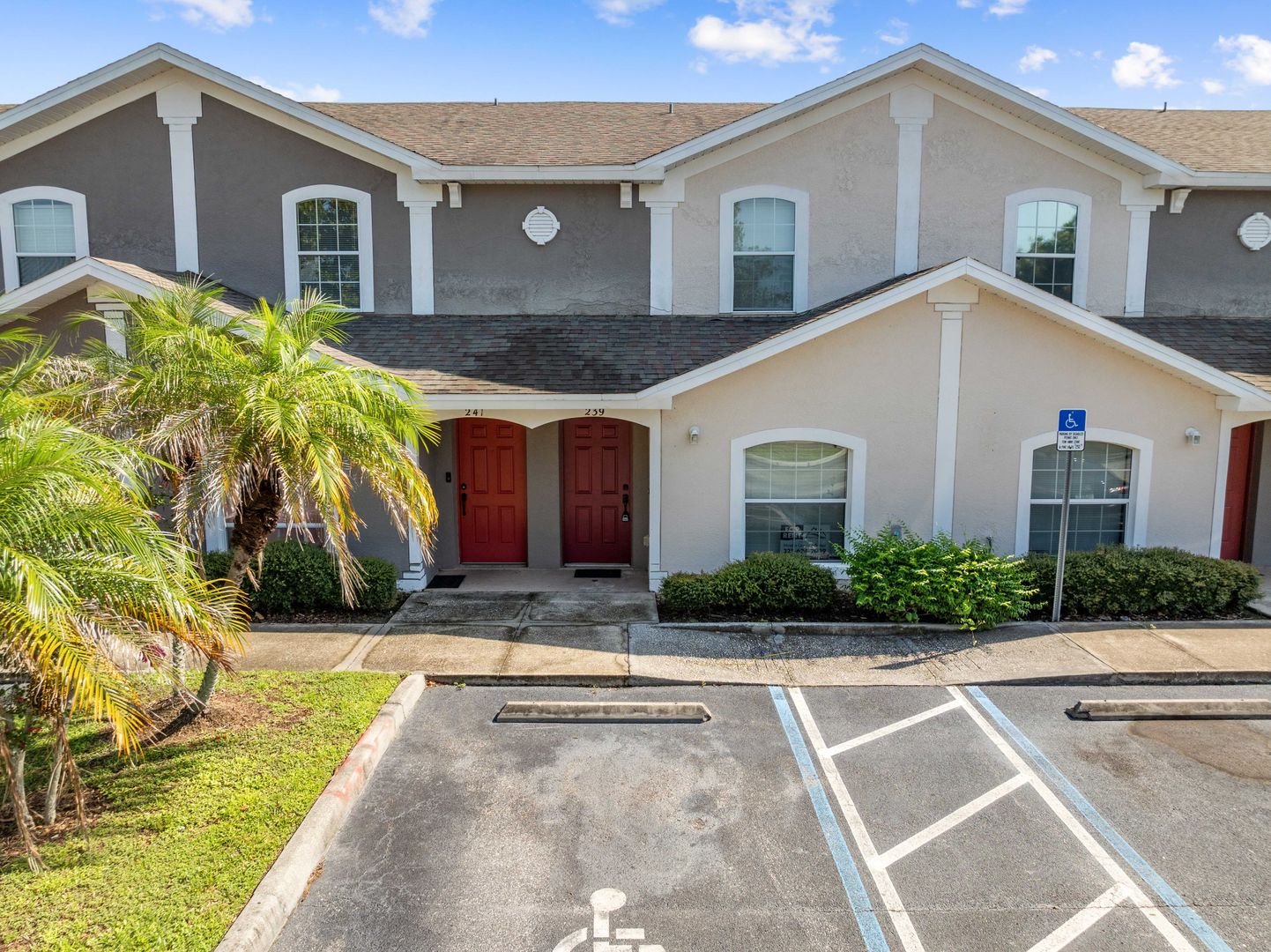 Kissimmee Townhome: 239 Royal Palm Drive