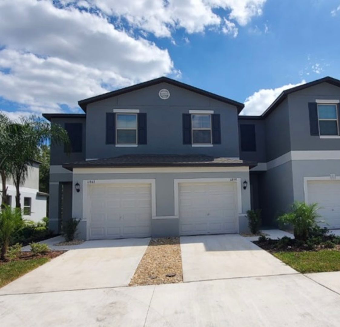 Riverview House: 11859 Dumaine Valley Rd