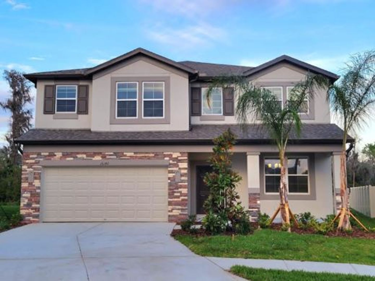 Tampa House: 16142 Monterey Greens Cir