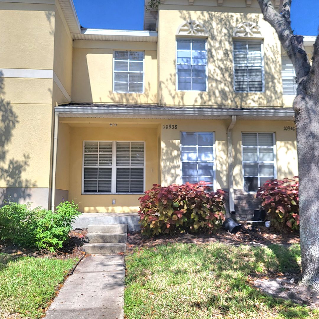 Riverview Townhome: 10938 Brickside Ct