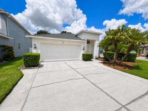 SPACIOUS 4BD/2BTH HOME IN LAND O LAKES! – photo 1