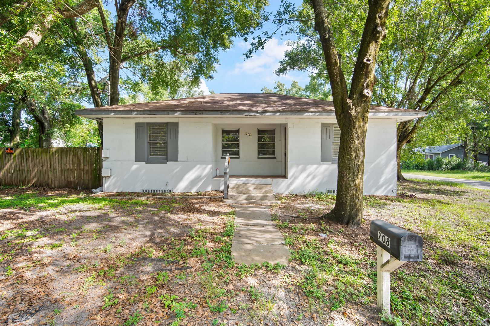 Tampa House: 708 E Brawin Avenue