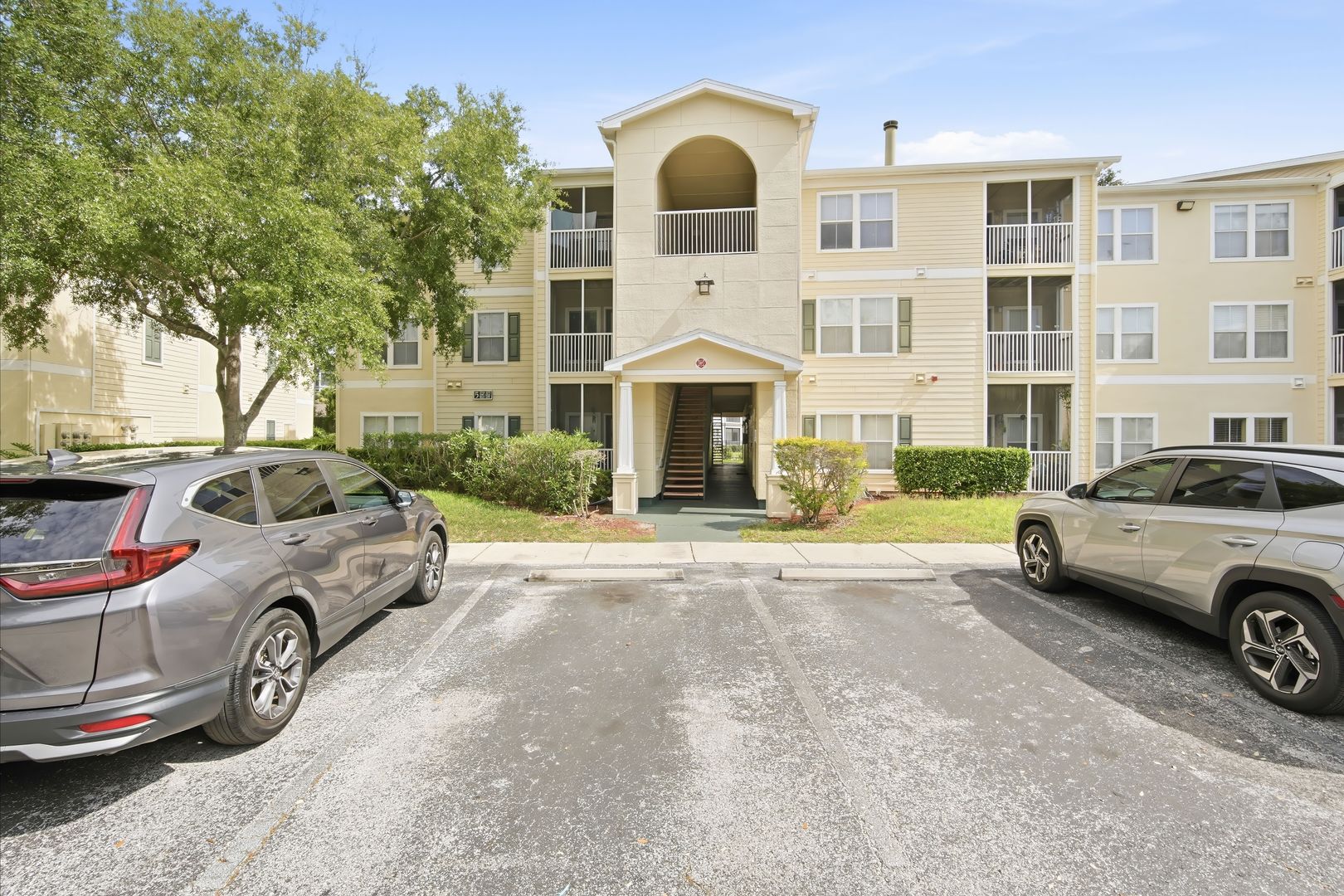 New Tampa Condo: 18367 Bridle Club Drive