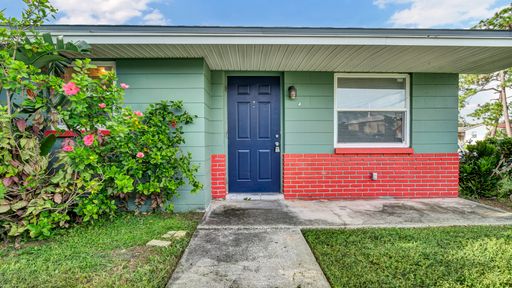 Fantastic 2br/1bath Duplex in LEALMAN HIGHLANDS, St Petersburg! – photo 1