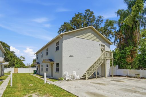 MOVE IN SPECIAL! Completely Remodeled 2 BR / 1 BA 2ND Floor Apartment Available Now! – photo 1