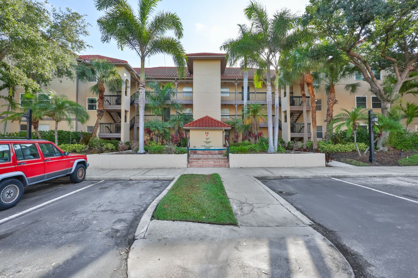 Clearwater Condo: 2400 Feather Sound Drive Unit #1412