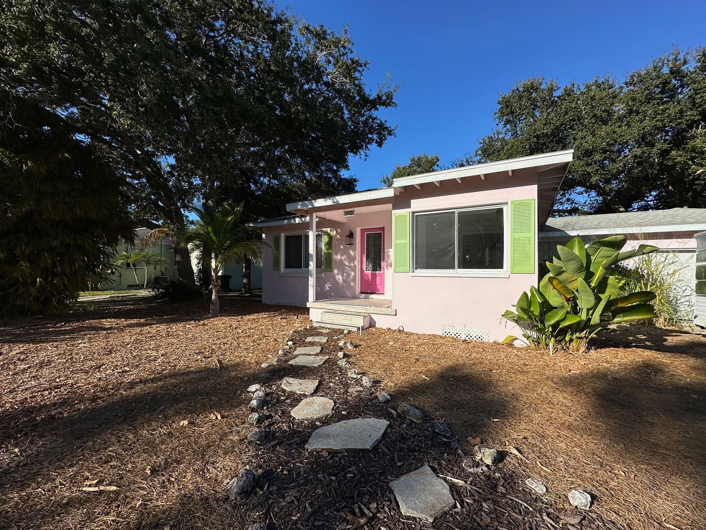 Dunedin House: 332 Buena Vista Dr S