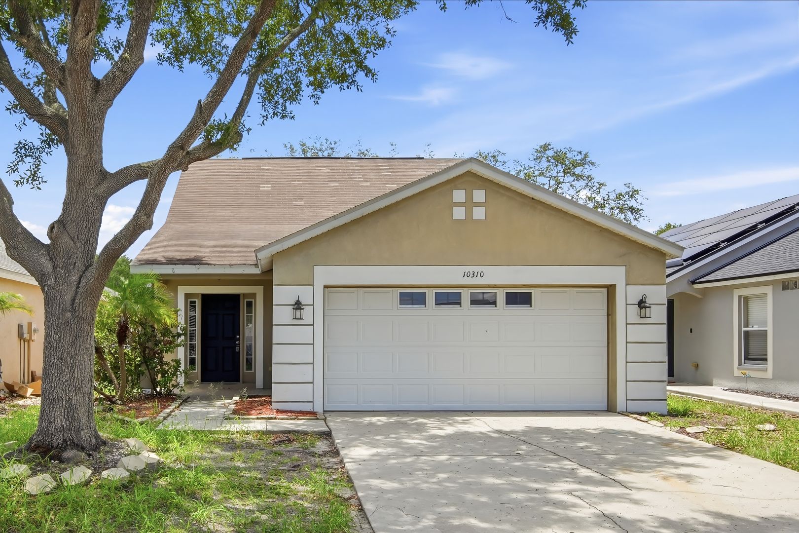 Riverview House: 10310 Lakeside Vista Drive