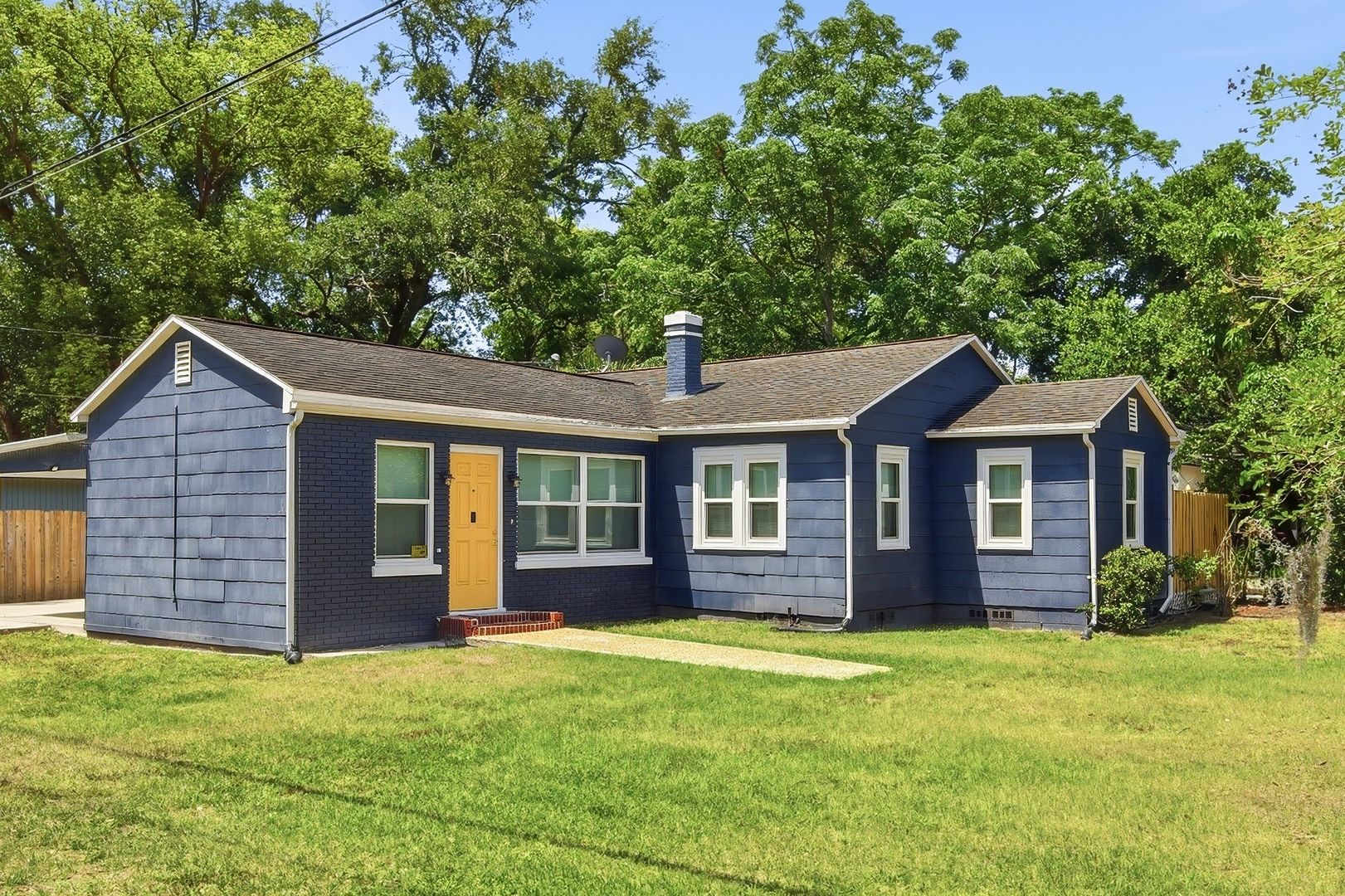 Tampa House: 1419 E Jean St