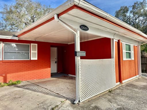 FANTASTIC 3BR/1BA SINGLE FAMILY HOME in RIDGE CREST ACRES SUBDIVISION