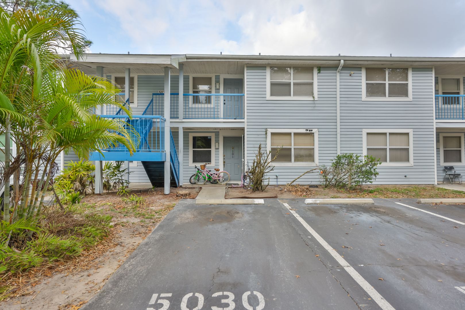 Tampa Condo: 5030 Terrace Palms Cir, Unit 102