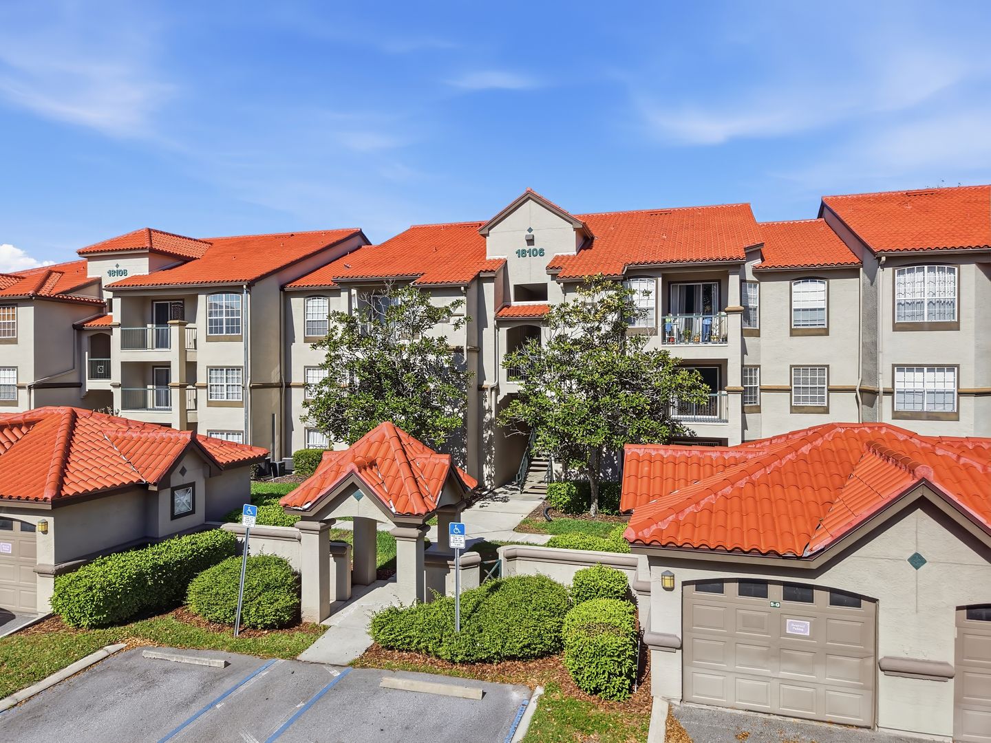 Lutz Condo: 18106 Peregrines Perch Pl #5104