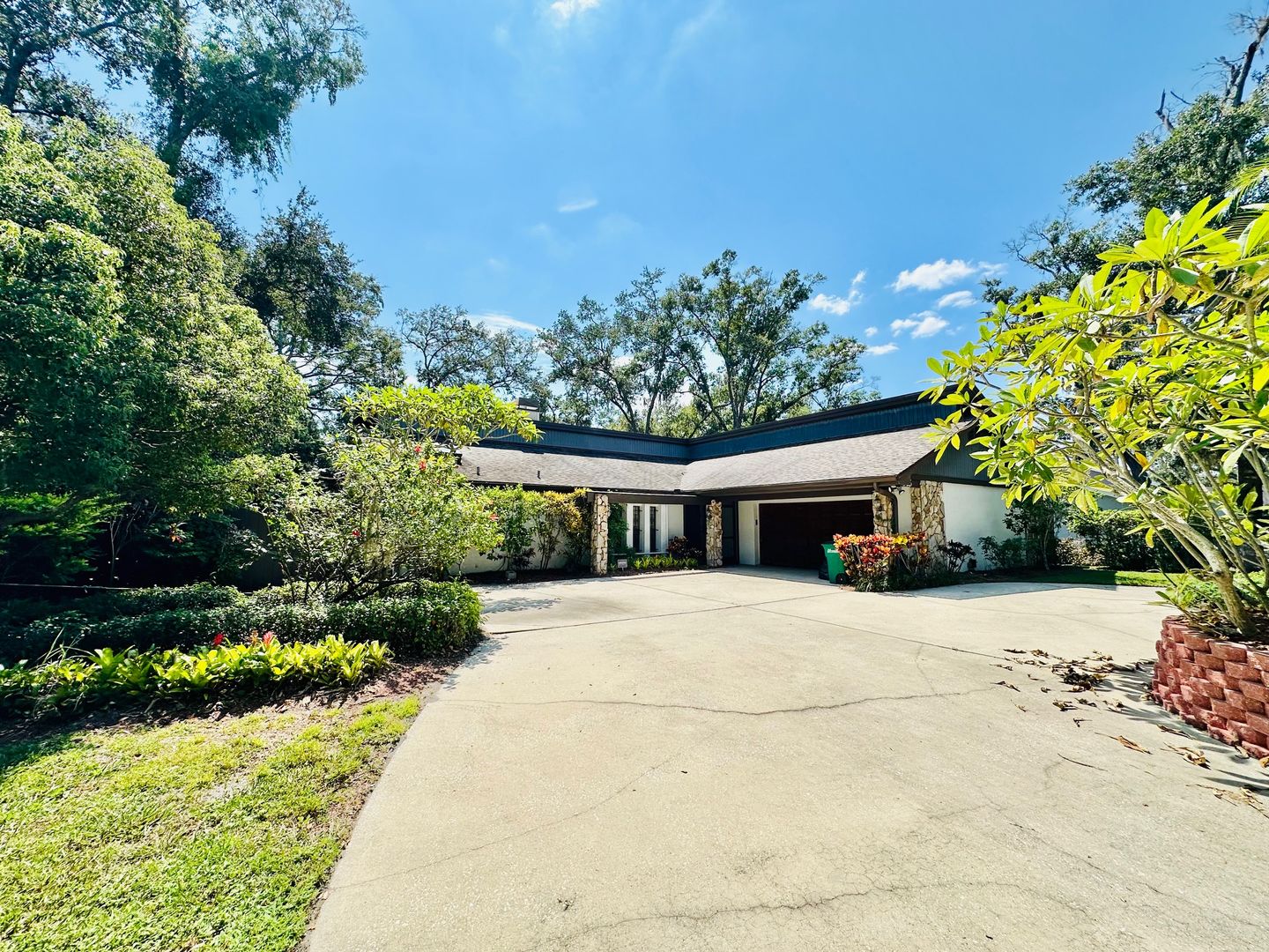 Safety Harbor House: 3015 Tall Pine Dr
