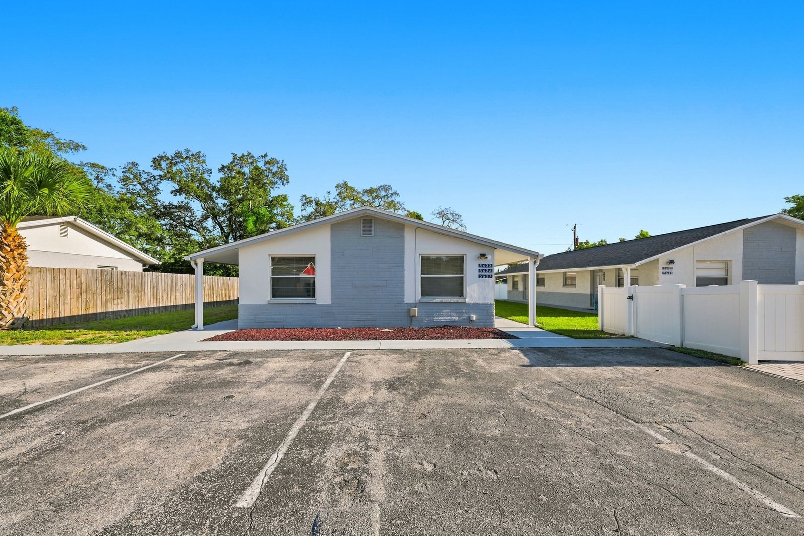 Holiday Condo: 5633 Golden Nugget Dr