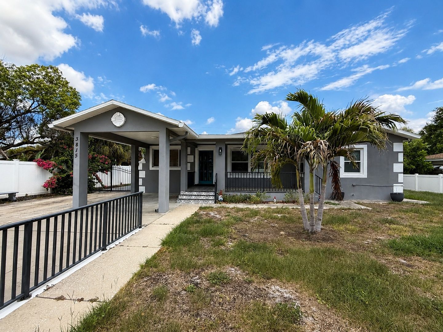 Tampa House: 3815 W North B St