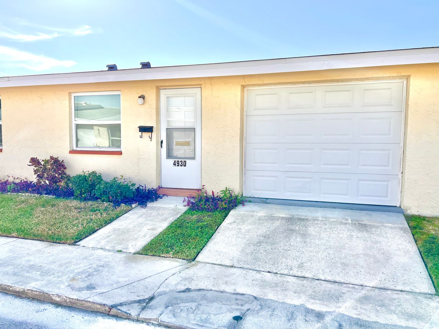 New Port Richey House: 4930 Elkner St