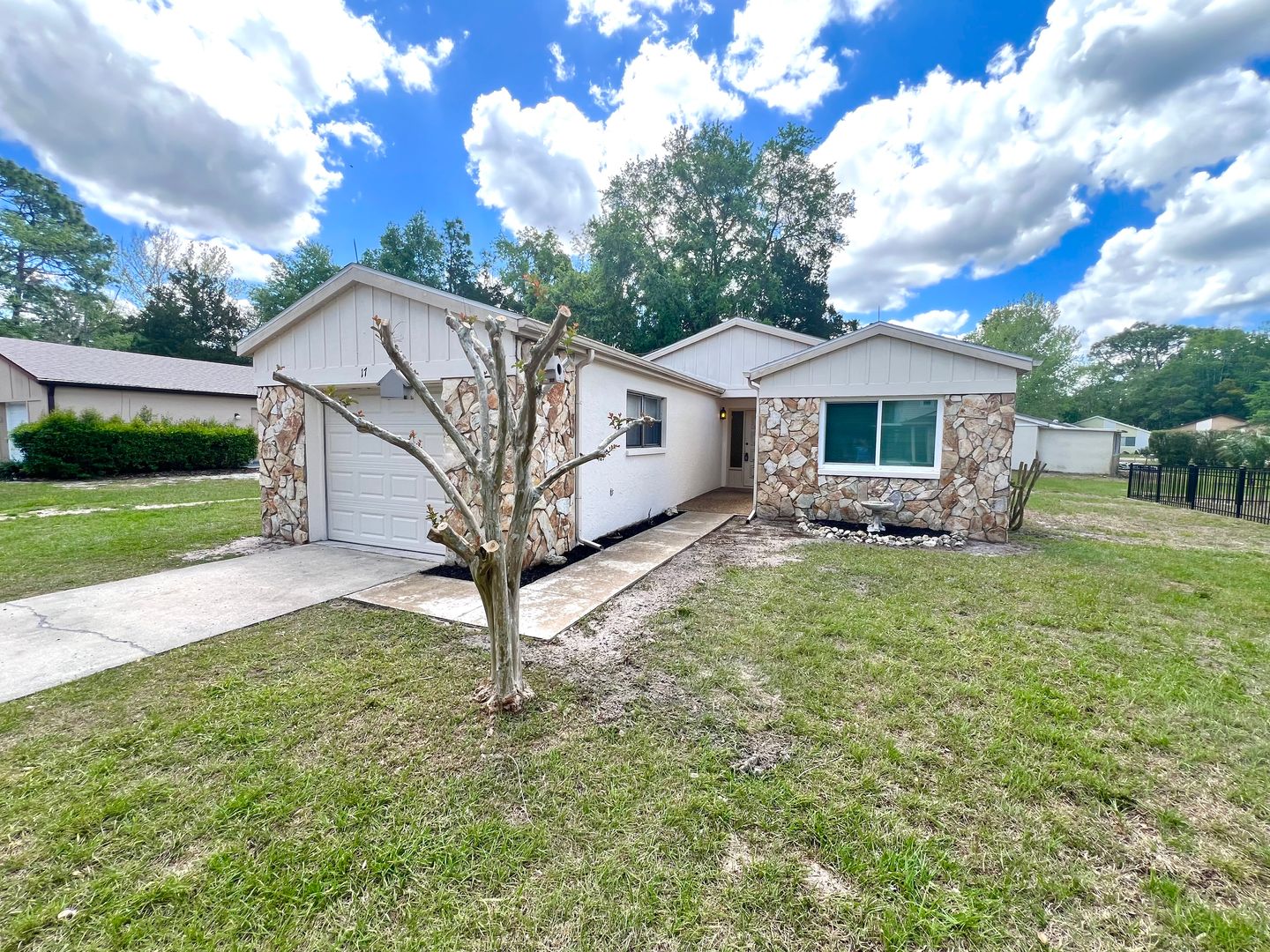 Homosassa House: 17 Jamaica Street