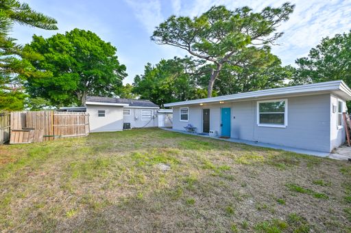 Pet-Friendly Largo Studio | Clean, Modern & Convenient Location!