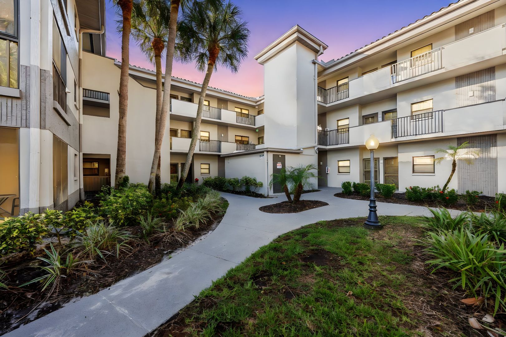 Clearwater Condo: 2650 Countryside Blvd #F303