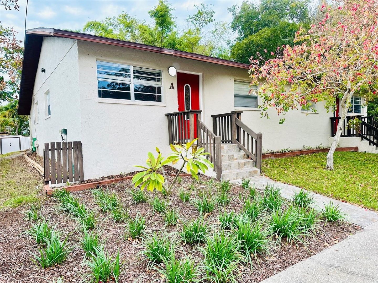 Largo House: 11932 125th St unit A