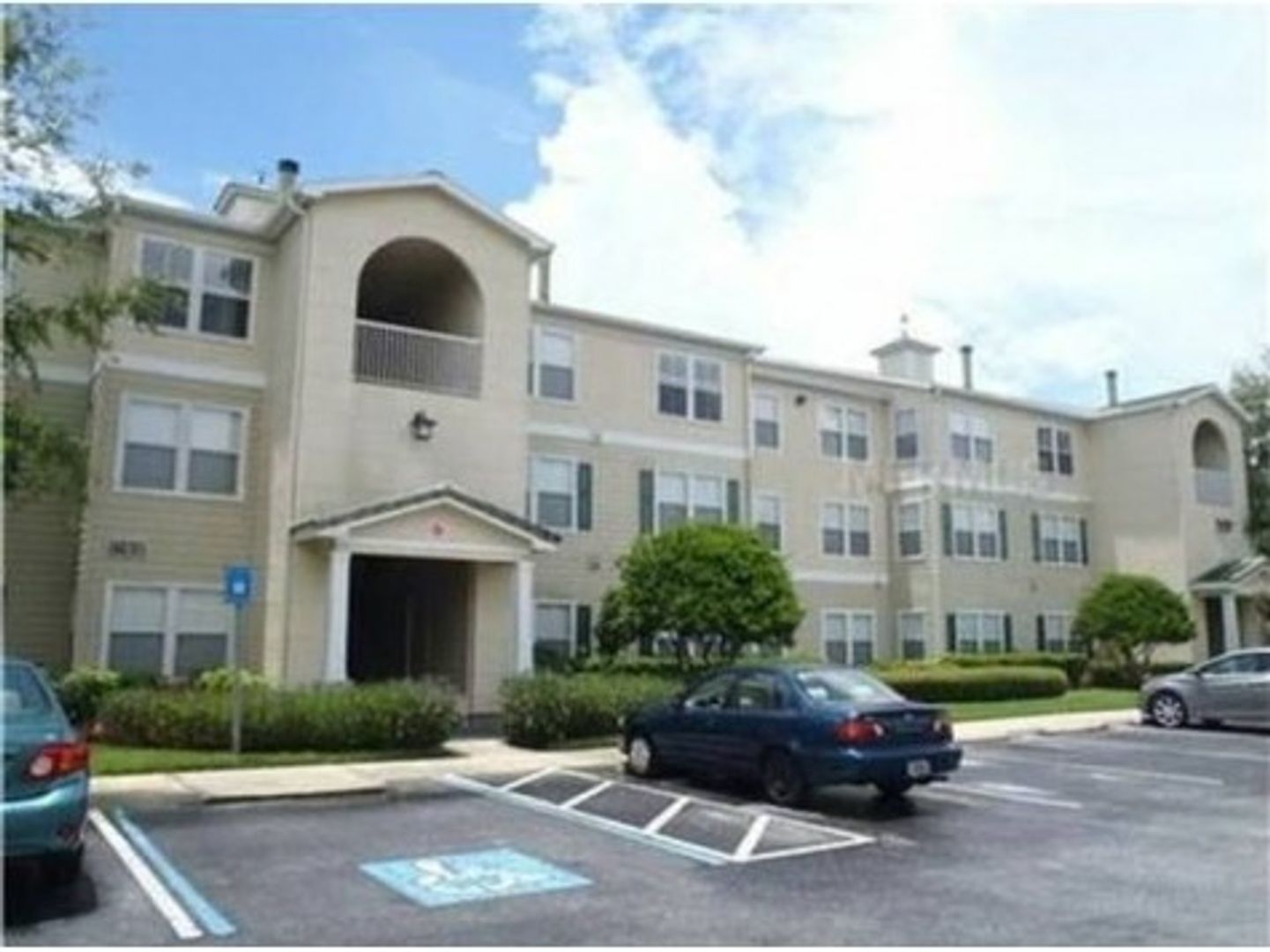 Tampa Condo: 18318 Bridle Club Dr