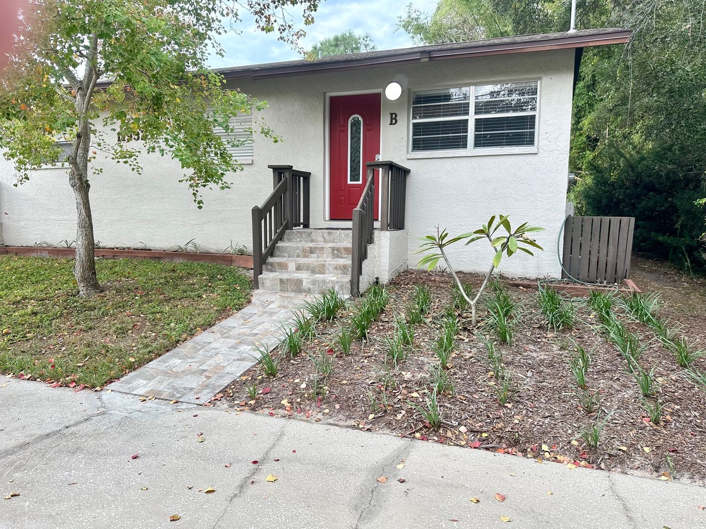 Largo House: 11932 125th St Unit B