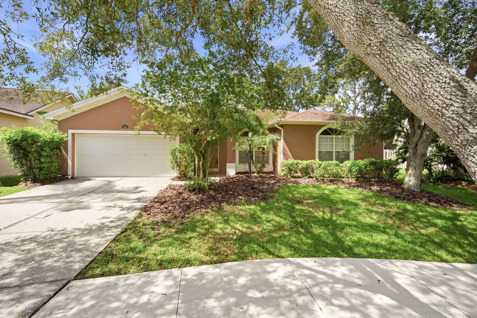 Tampa House: 9810 Bennington Dr