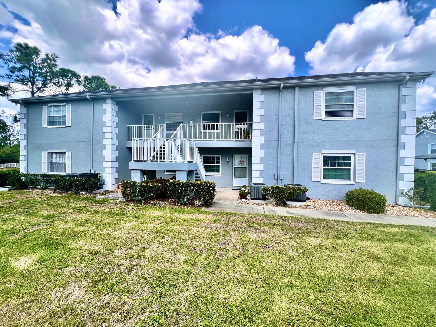 Hudson House: 12041 Hoosier Ct #204