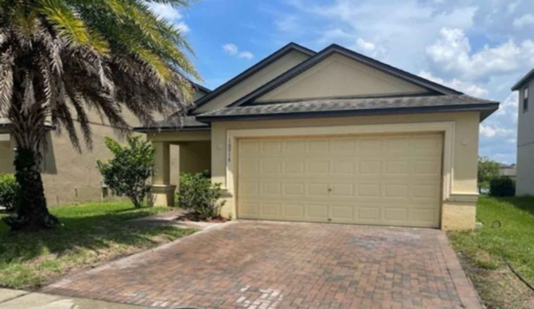 Ruskin House: 10016 Newminster Loop