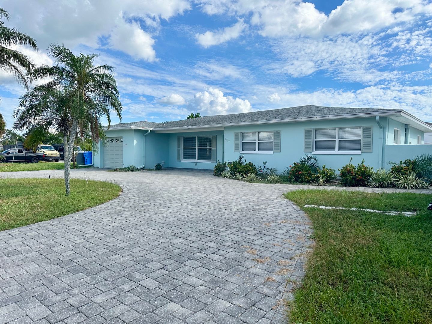 Treasure Island House: 10237 Tarpon Dr