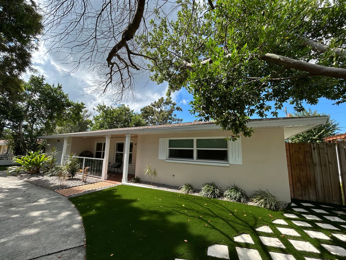 Clearwater House: 1406 S Keene Rd