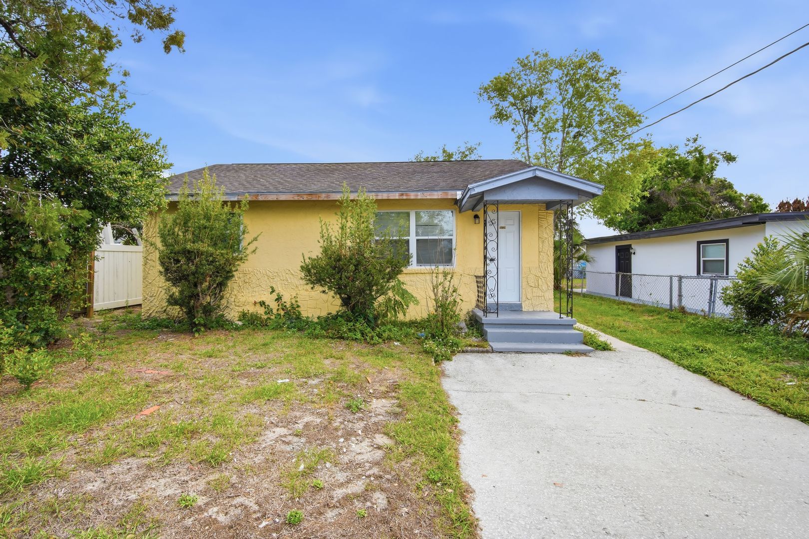 Tampa House: 8419 N Semmes St