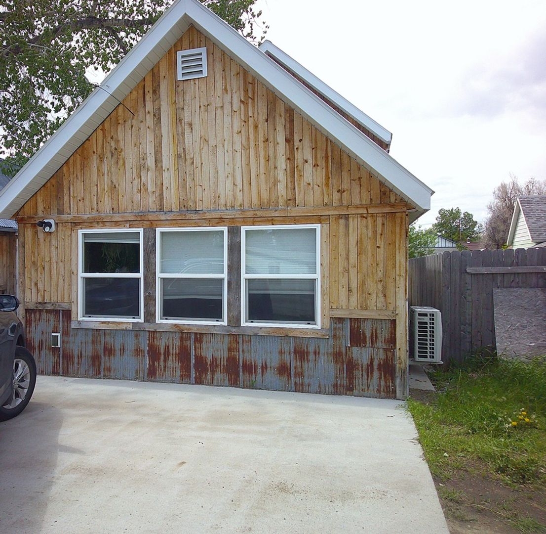 Sheridan House: 223 Wyoming Ave