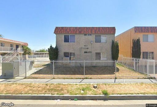 2 Bedroom 1 Bathroom Condo in Palmdale – photo 1