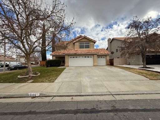 3 Bedrooms/2.5 Bathrooms Single Story Home for Rent in West Lancaster/Quartz Hill in Antelope Valley – photo 1