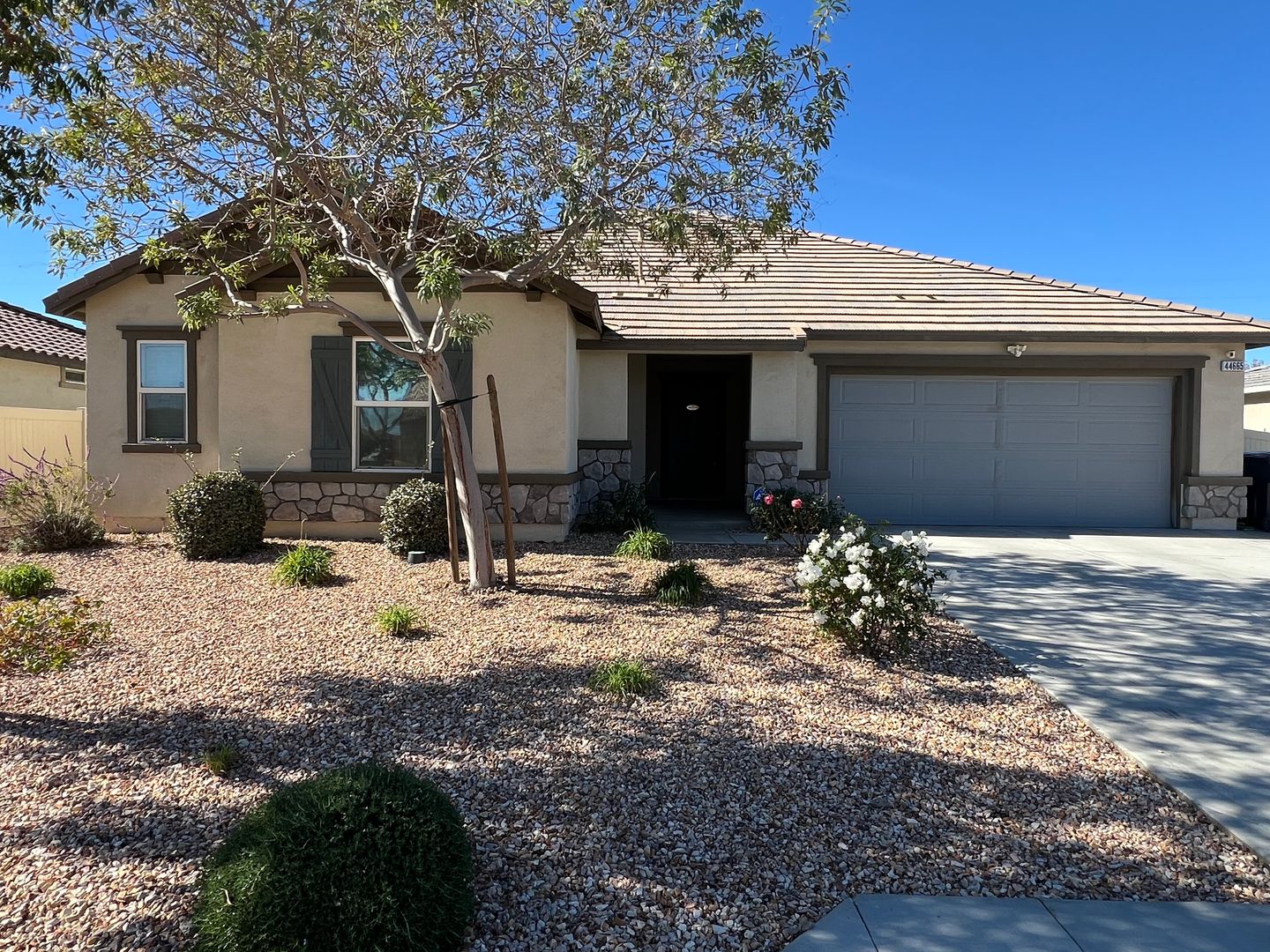 Lancaster House: 44665 Aspen St