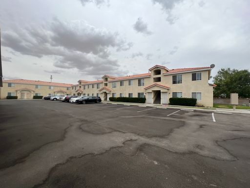 2 Bedrooms/1 Bathroom Upstairs Condo for Rent in Rosamond in Kern County