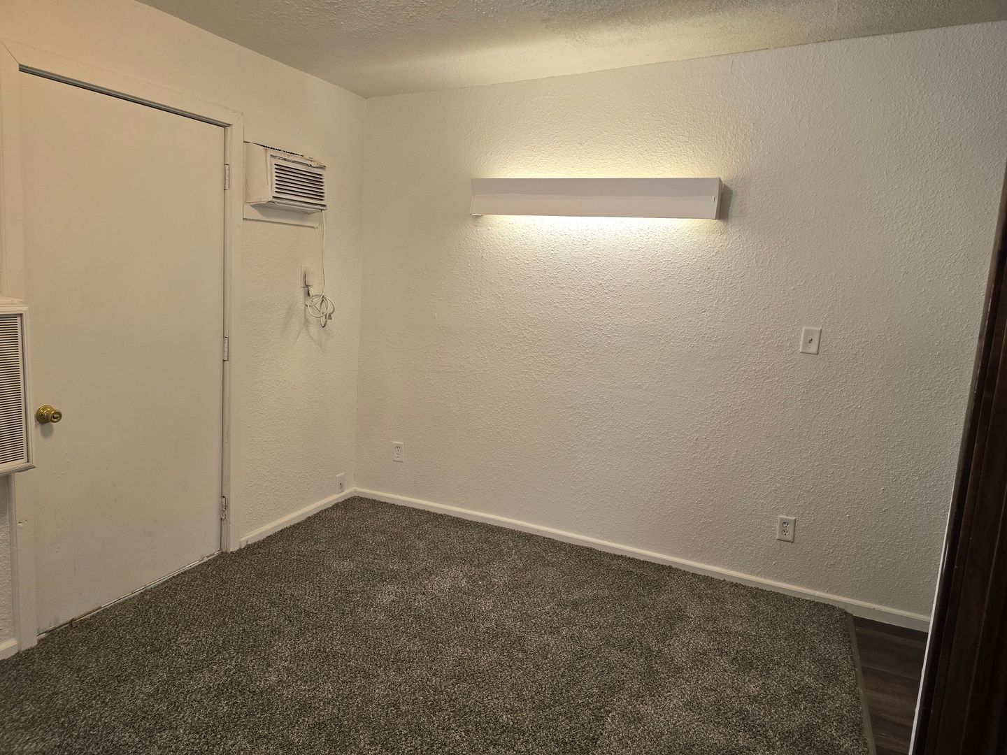 DAKOTA CITY Apartment: 506 N 14TH ST