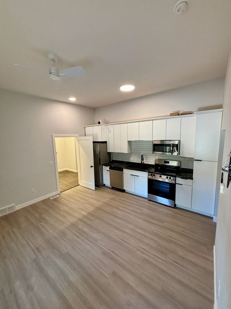 Onawa Apartment: 800 Iowa Ave