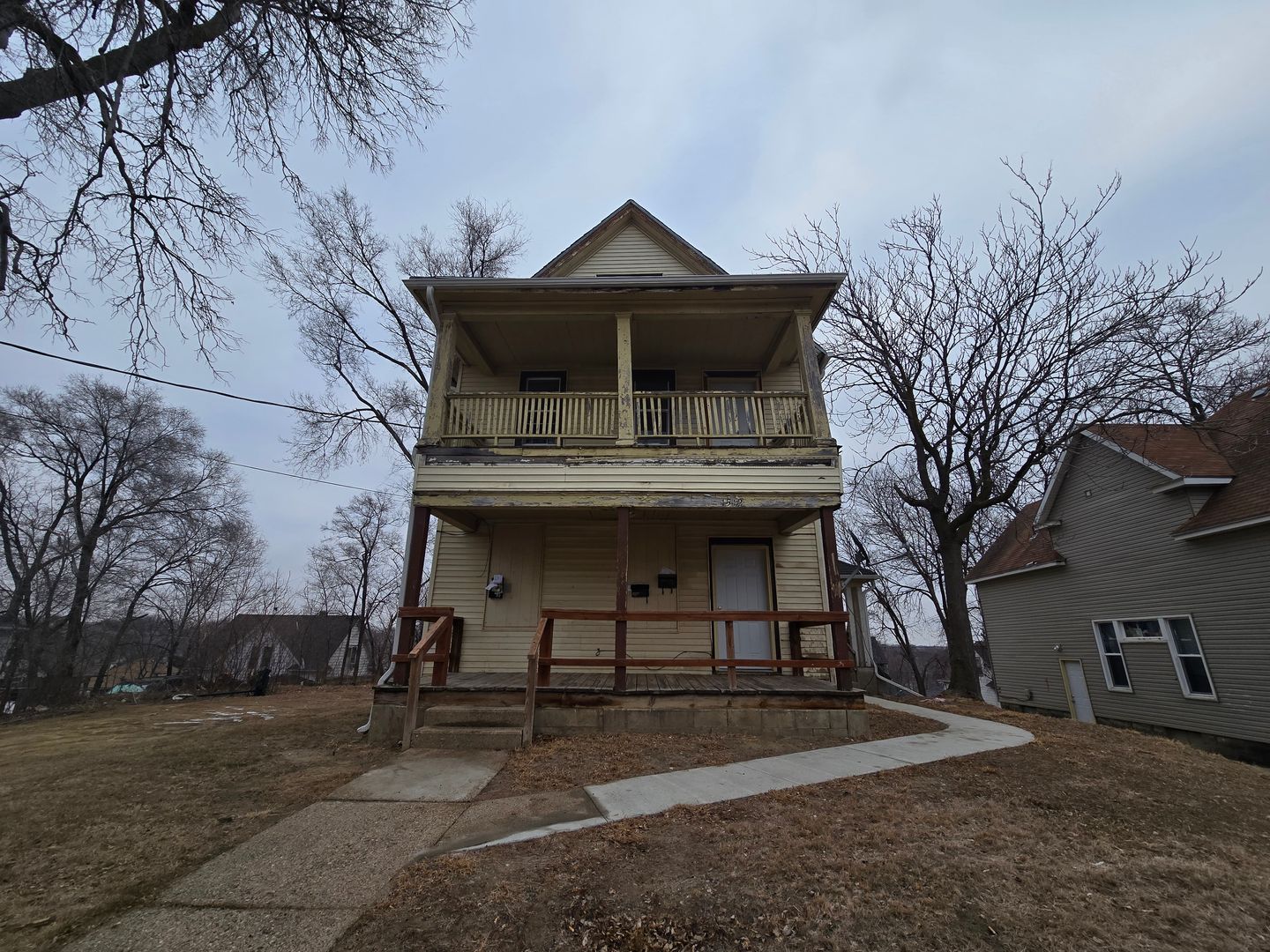 Sioux City Apartment: 1512 Jones St