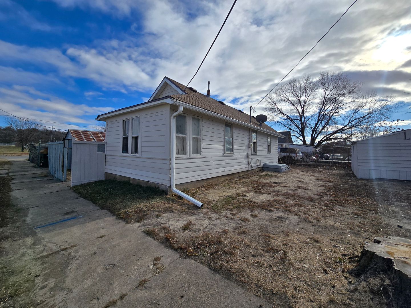 SIOUX CITY House: 406 W 16TH ST
