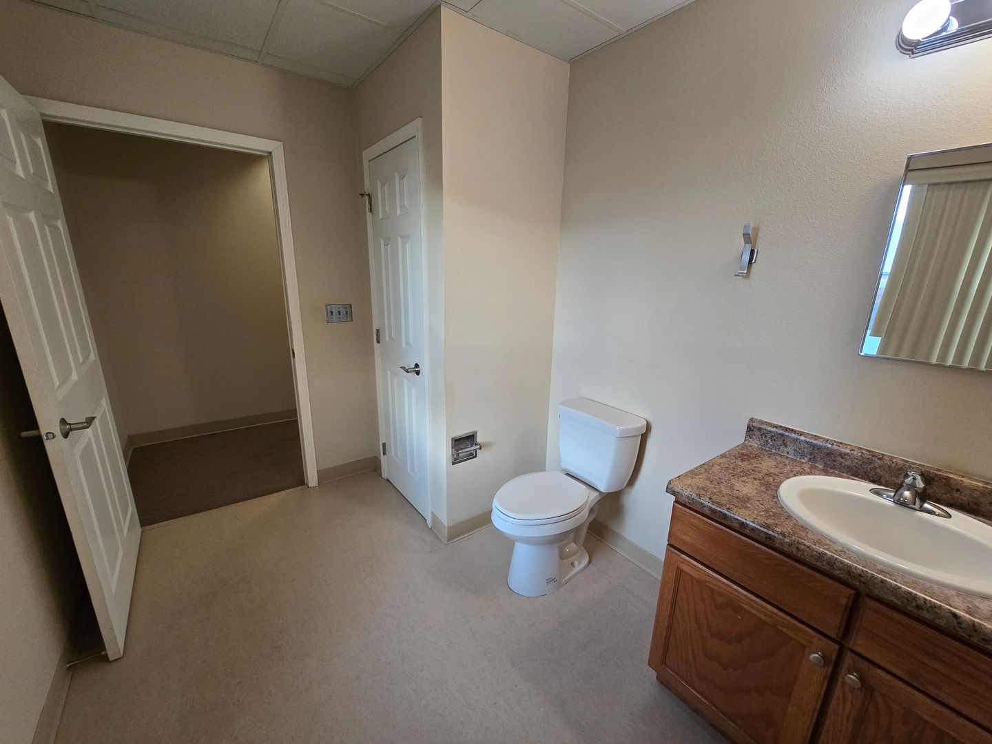 Sioux City Apartment: 821 Jackson St