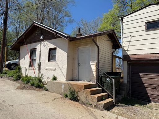 $800 - 1 Bed 1 Bath Home