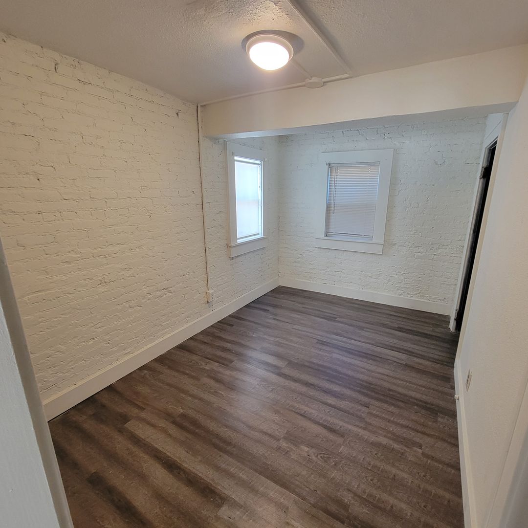 SIOUX CITY Apartment: 1023 PIERCE ST